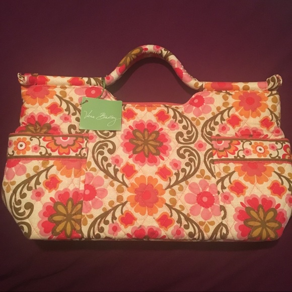 Vera Bradley Handbags - Vera Bradley Gabby Folkloric handbag NWT!